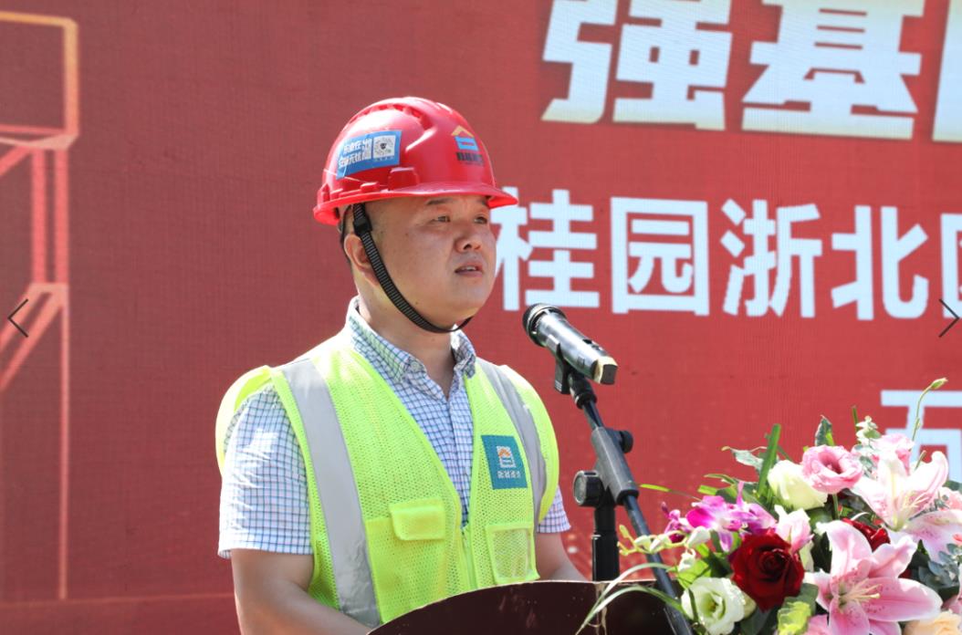 先鋒人物丨大智若愚，做一名騰越建筑的“移山人”